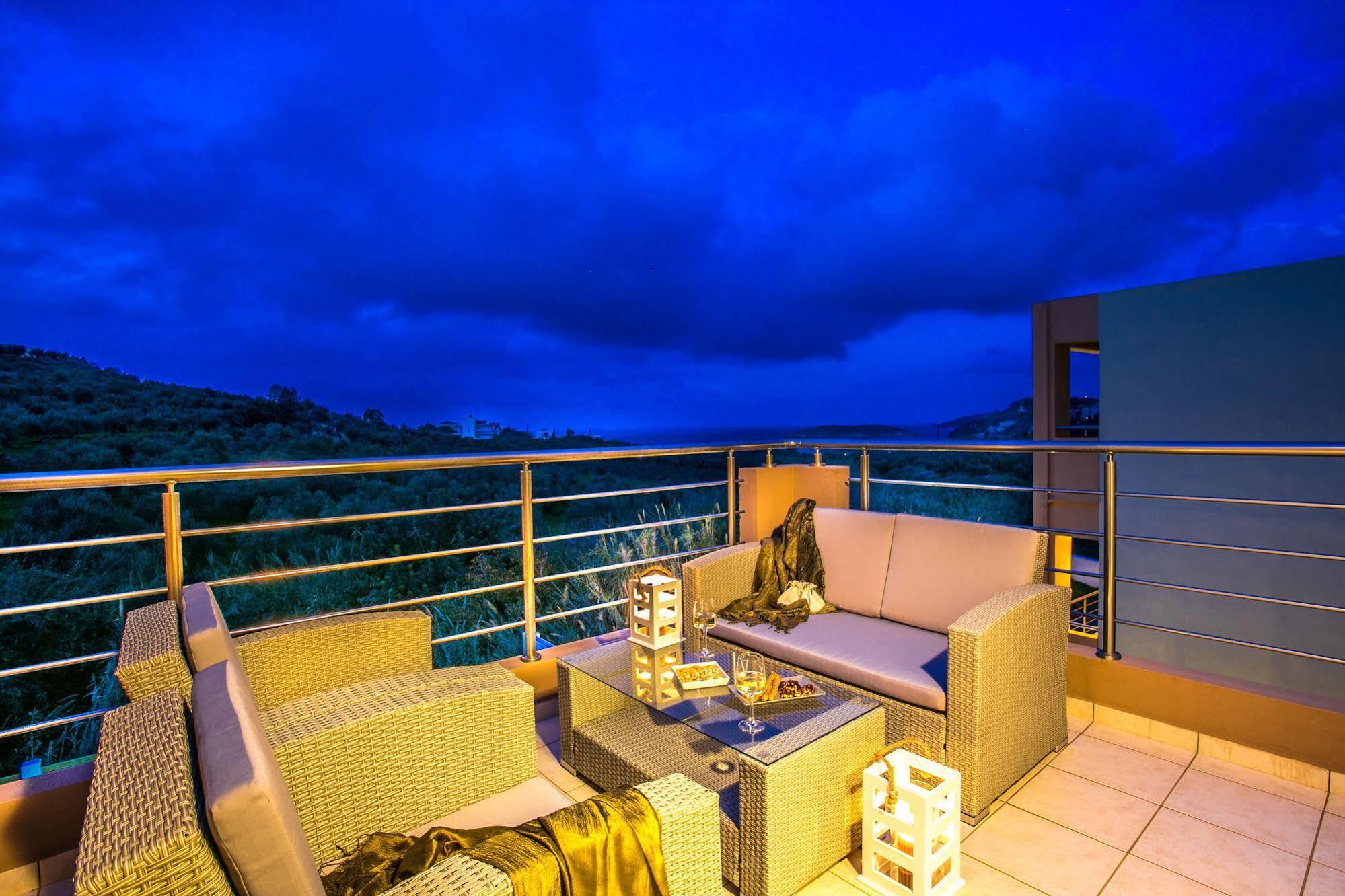Cyan Icons Villas Civarász Kültér fotó