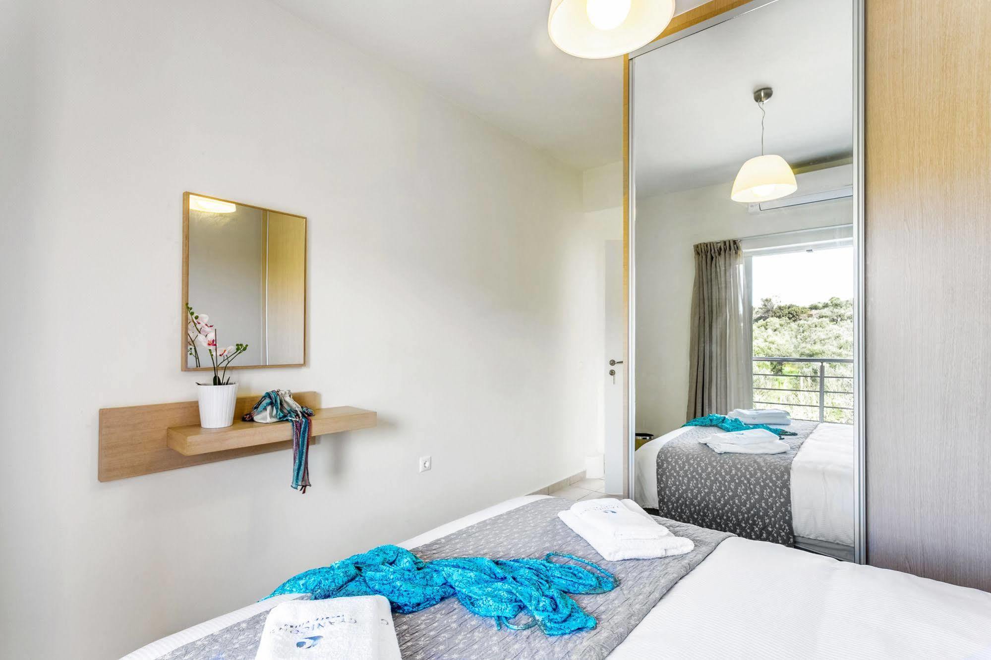 Cyan Icons Villas Civarász Kültér fotó