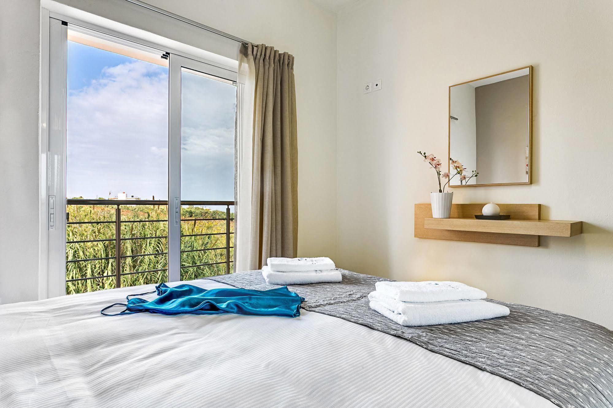 Cyan Icons Villas Civarász Kültér fotó